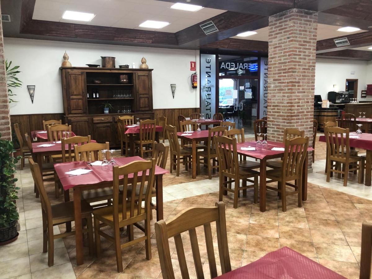 Area De Servicio Los Cerrillos Peraleda de la Mata Extérieur photo